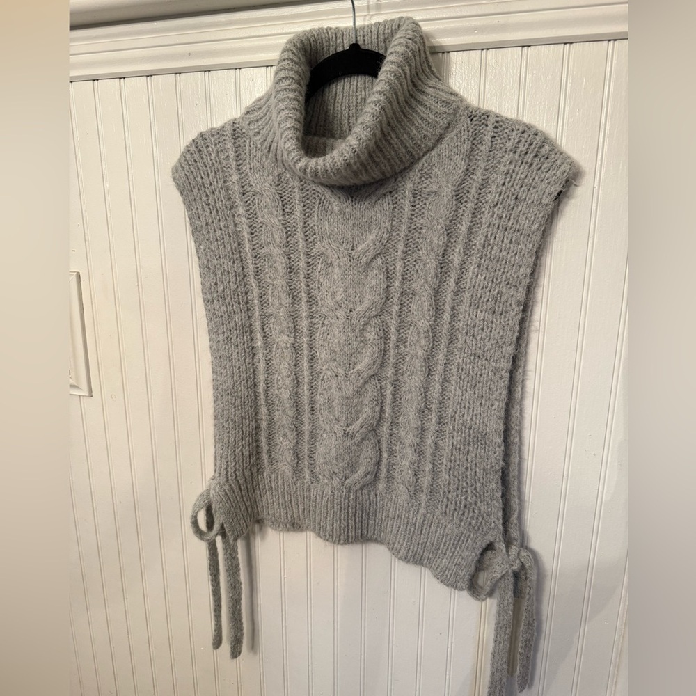 En Saison Tuckernuck Waverly Heather Gray Cable Knit Turtleneck large Sweater